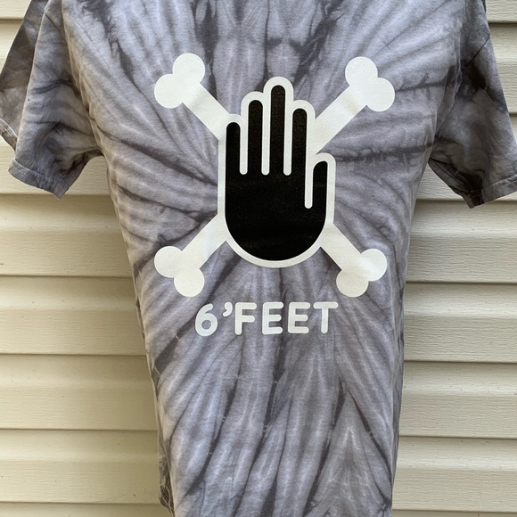 6’ FEET Hand And Cross Bones Tee - Shirt - Picture 5 of 12